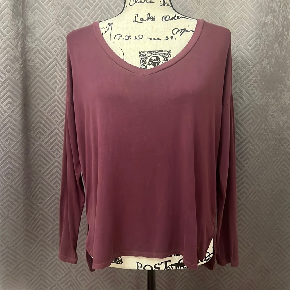 America Eagle Soft & Sexy V-Neck Long Sleeve Tee
